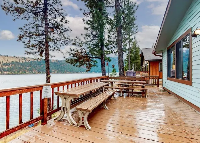 Classic Lakefront Home With Private Hot Tub Fireplace & Washer&Dryer