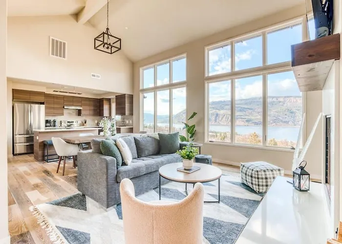 Modern Mountain & River-View House With Balcony Deck Gym And Wifi