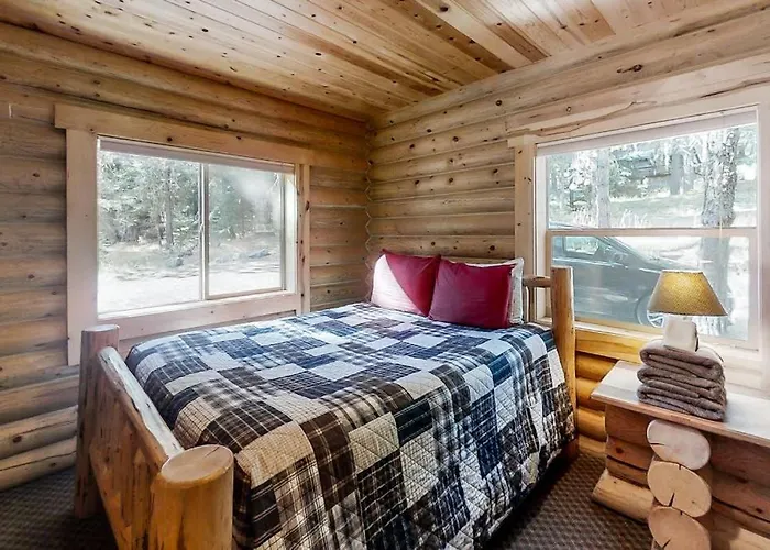 Custom-Built Log Home With Gas Grill Free Wifi Deck And Private Location