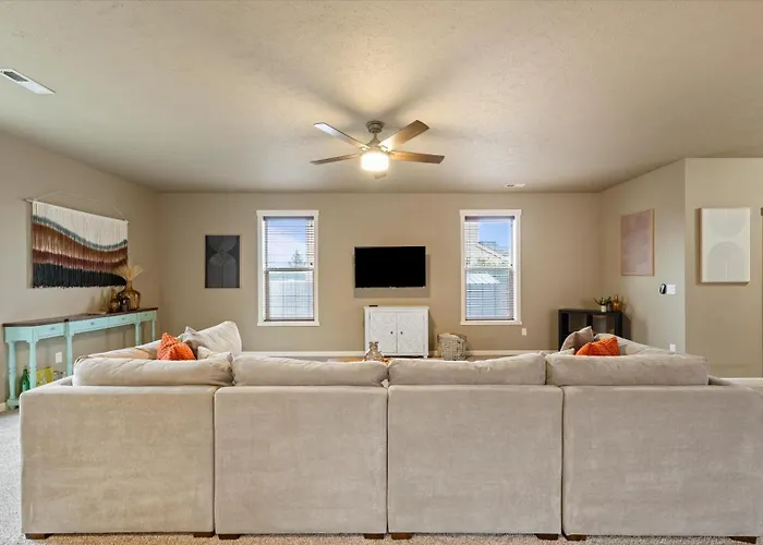 Close To The Gesa Stadium, Hapo Center And Airport