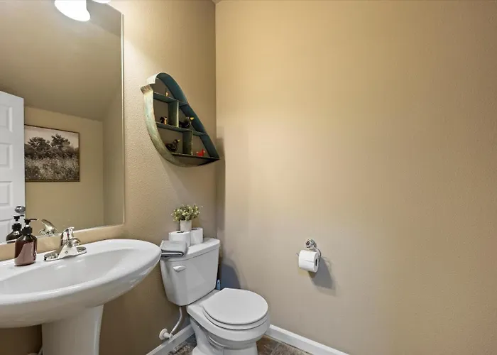 Close To The Gesa Stadium, Hapo Center And Airport