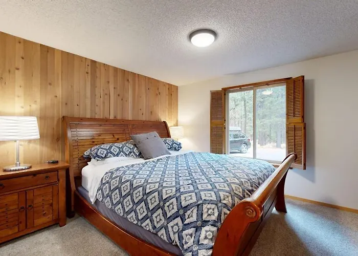 Secluded Delight With Pools Private Hot Tub & Central Ac