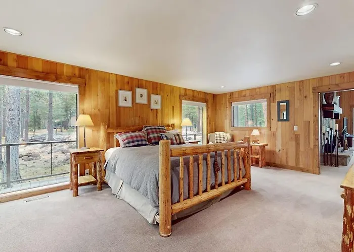 Spacious Dog-Friendly Home With Private Hot Tub Deck Basketball Court & Wifi