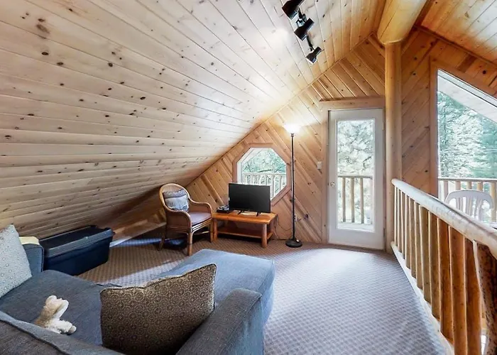 Custom-Built Log Home With Gas Grill Free Wifi Deck And Private Location