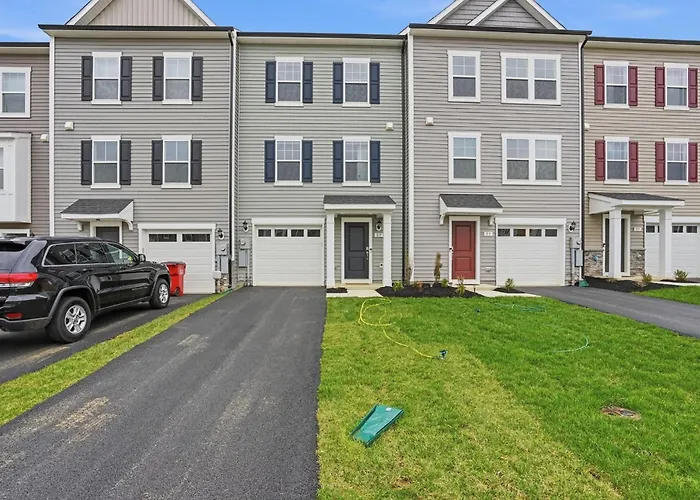 New 4Br Townhome Near Harpers Ferry Townhouse