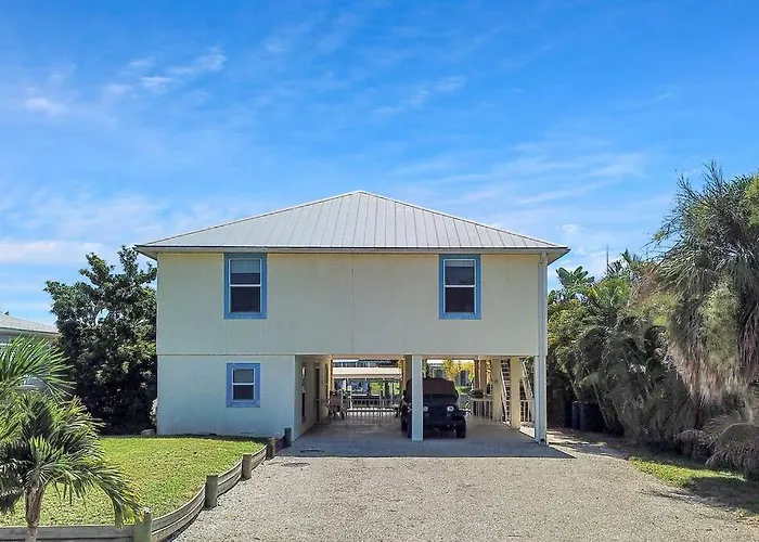 3 Bed 3 Bath Home On Quiet Canal With Heated And Chilled Pool