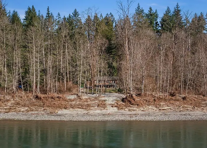 North Cascades Riverside Cabin-Ev, Hottub, Fishing