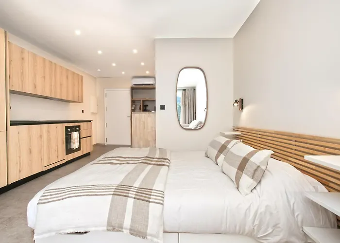 6 Beachfront Apartments With Terrace & Direct Beach Access