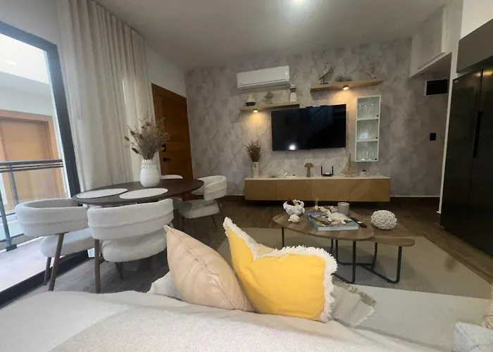 Luxury Penthouse, Pool, Bbq, Private Terrace