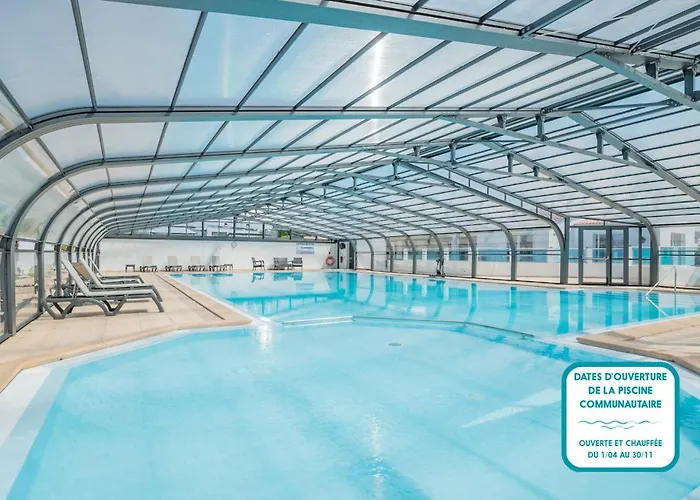 Chalet pour 4 dans un Domaine avec piscine
