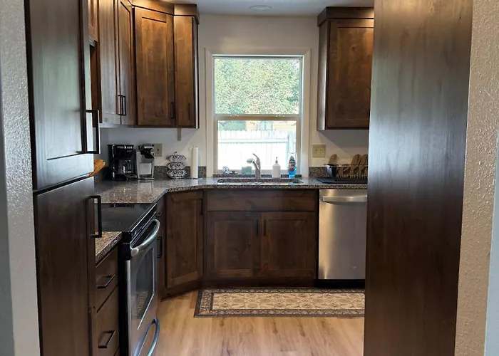 Unique Home Near Temple And Parks Great For Families