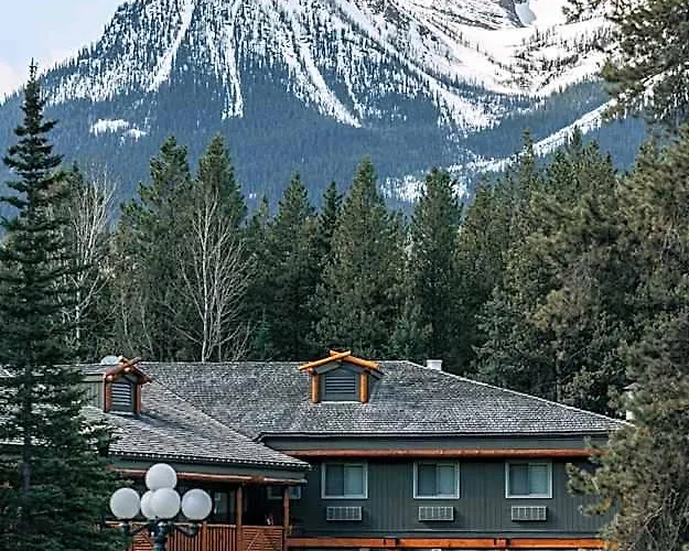  Mountaineer Lodge