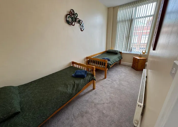 Cosy 2 Bedroom Modern Flat Close To Transport Link