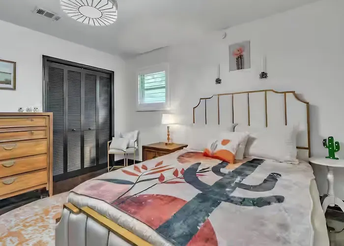 Woodlake Getaway Vacation Rental
