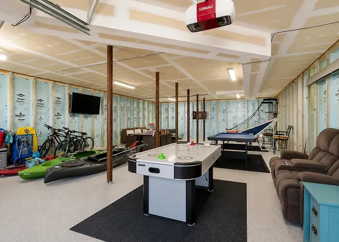 Game Room, Kayaks, Steps To The Ocean!