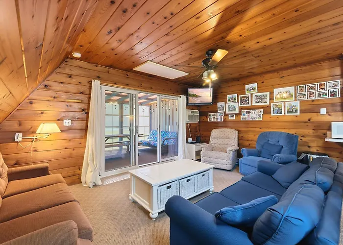 Chalet #50 Near Courts & Family Resort Fun