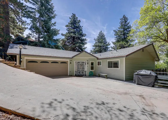 Gateway To Big Bear! High-Country Home W/ Deck
