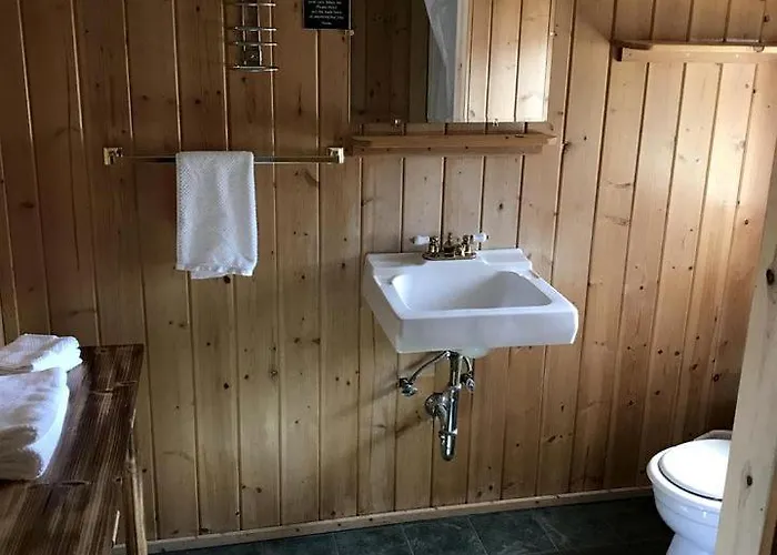 Cozy Log Cabin For A Romantic Couples Getaway In Ashton, Idaho