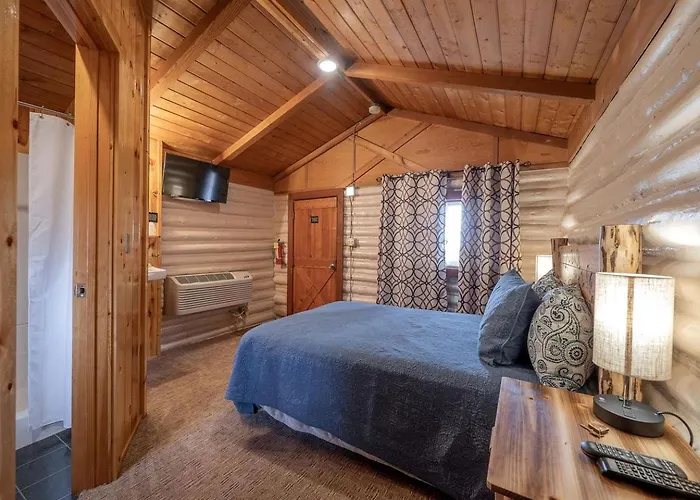 Historic Log Cabin For Two Near Yellowstone National Park In Ashton, Idaho