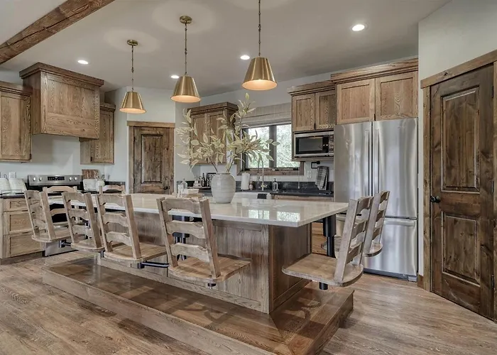 Newly-Constructed Spacious Modern Cabin For An Amazing Family Getaway In Ashton, Idaho