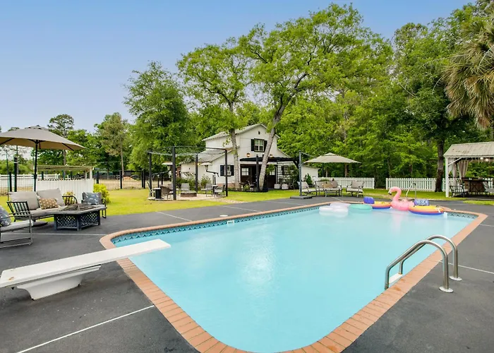 On Horse Farm! Home W/ Gazebo In Aiken