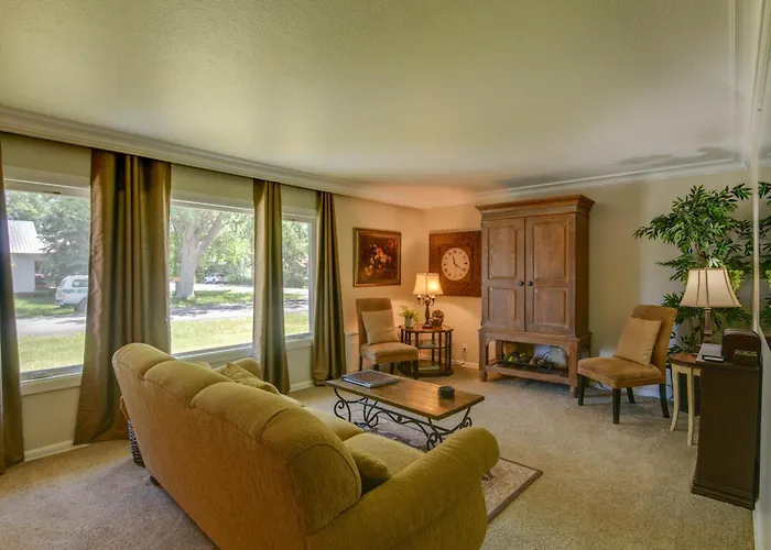 Hike, Golf & Fish! Pet-Friendly Getaway In Ashton