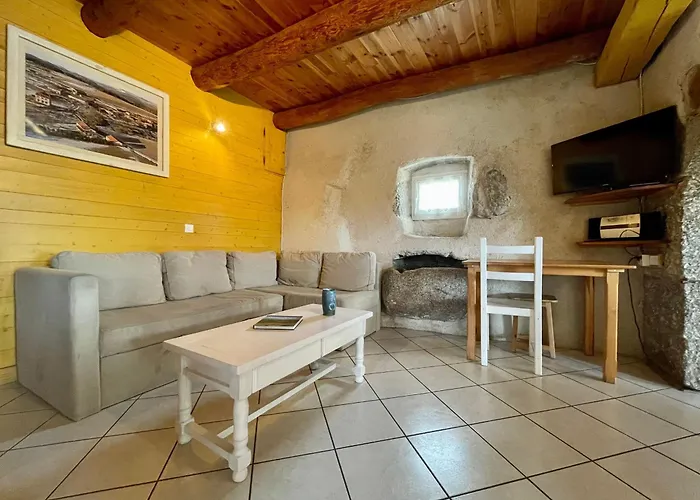 Gîte rustique en famille dans les Gorges de l'Allier, nature et randonnées à proximité - FR-1-582-525