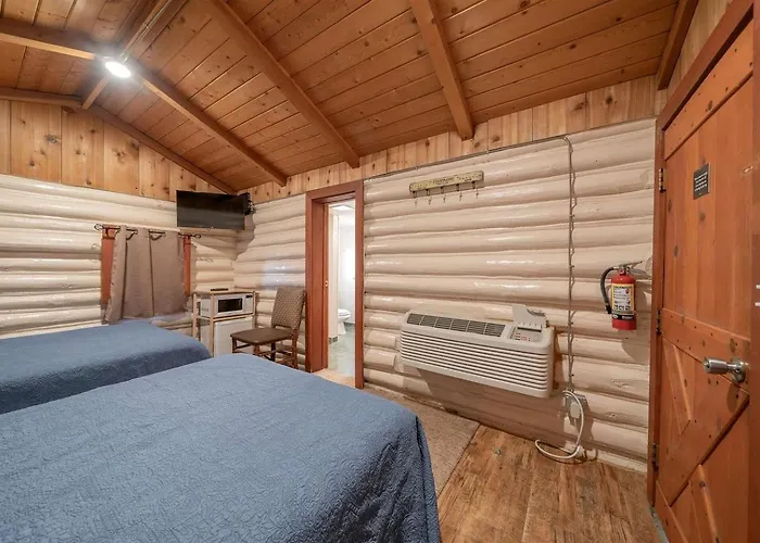 Rustic Log Cabin For Four Close To Mesa Falls In Ashton, Idaho