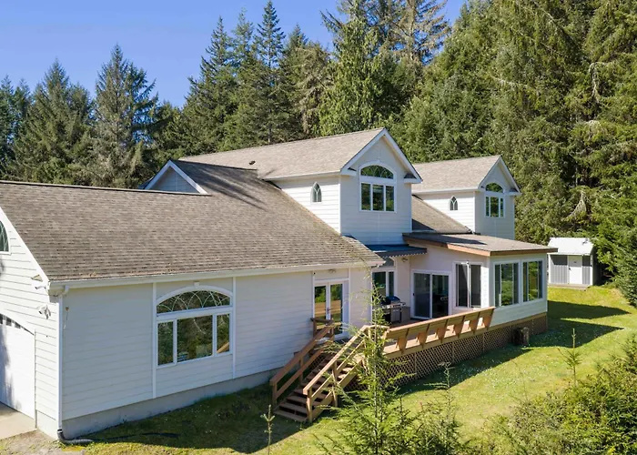 Ten Mile Lake Villa