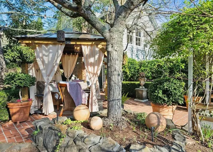 Farmhouse Suite: A Wine Country Escape!