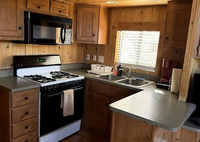 Scenic Mountain Cabin With Sierra Nevada Views On Highway 395 Near Lone Pine, California