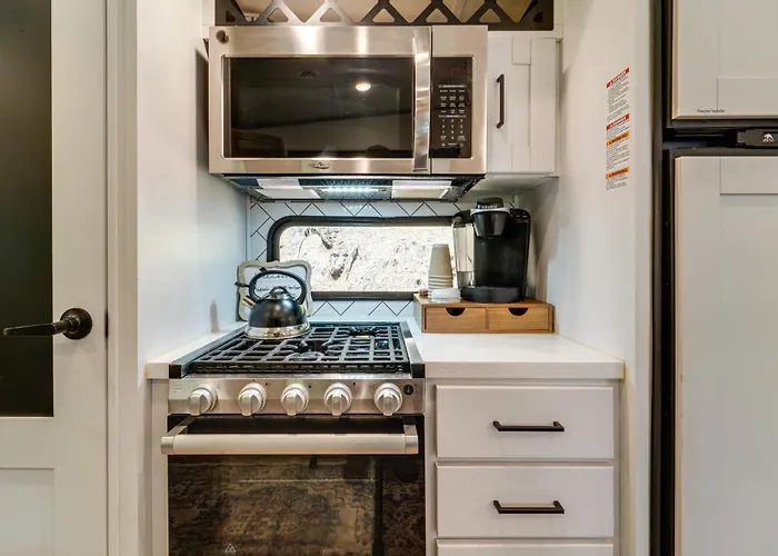 Wooded Getaway W/ Beautiful Views In Nevada City!