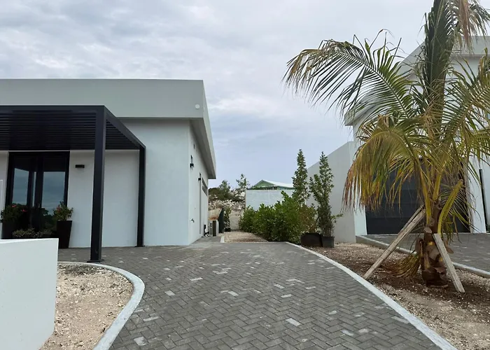 Blue Flamingo Villa - Paradise Is A Lifestyle!