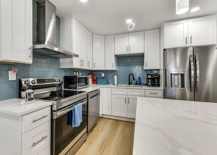 Work & Play In Palmetto! Pet-Friendly Home W/ Yard