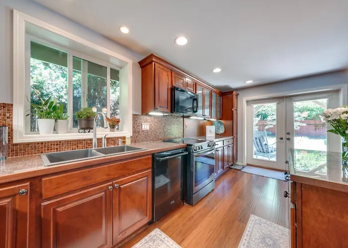 4 Mi To Waterfront & Wineries! Quiet Getaway
