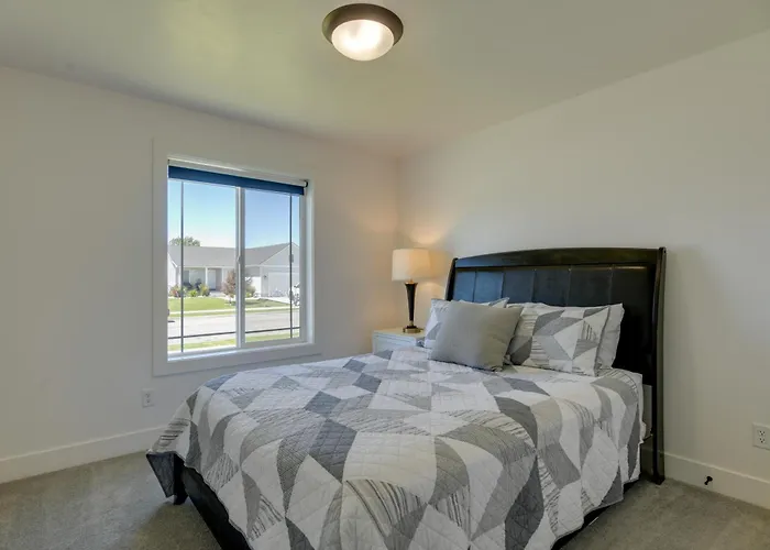 6 Mi To Dtwn! Idaho Falls Escape W/ Private Yard