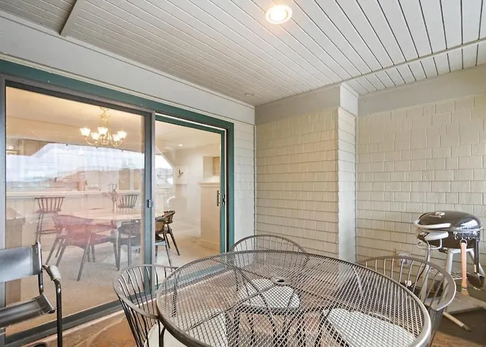 Lake Harrison Condo 2Br Pool & Mountain Views