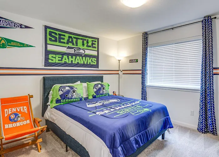 Fenced Yard & Grill! Family Haven In Port Orchard