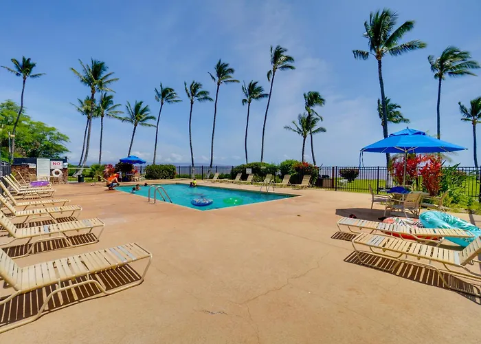 Beachside Molokai Condo W/ Lanai & Pool Access!