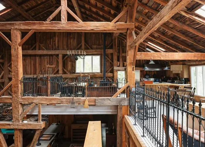 Belleayre Barn - Historic Barn Wit Mountain Views & Sauna