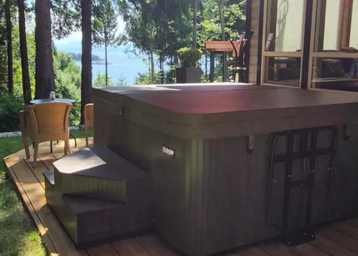 Seaview Getaway Blt, Bed And Local Treats, Retreat