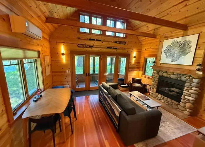 Charming Waterfront Cabin In Mckenzie Bridge W/ Ac