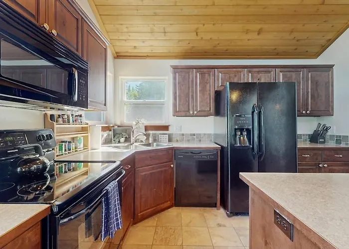 Lake Cda View 4Br Sleeps 12 Dog-Friendly