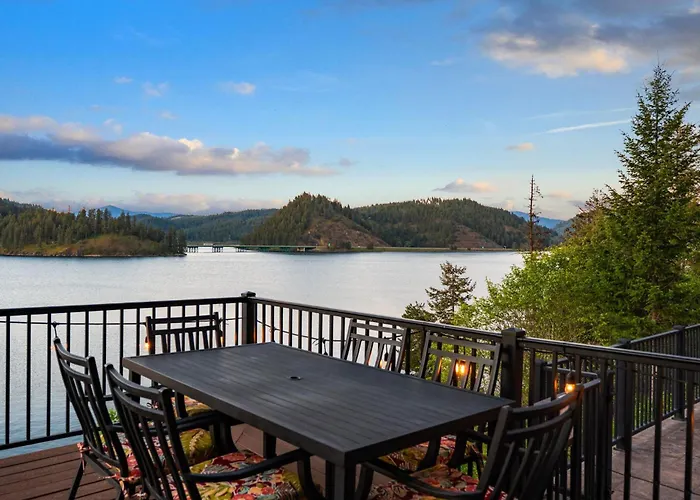 Lake Coeur D'Alene Cabin Dock & Fire Pit