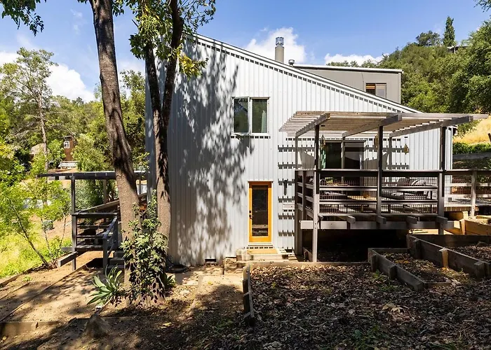 Spacious 3Br 2Ba Topanga Canyon Retreat With Views Decks And Nature