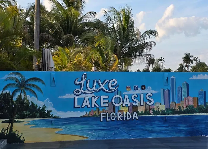 Lake House Oasis Heated Pool And Amazing Views!
