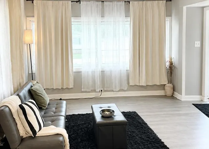 Nice Minimalist Zen Close To Beaches & Lejeune
