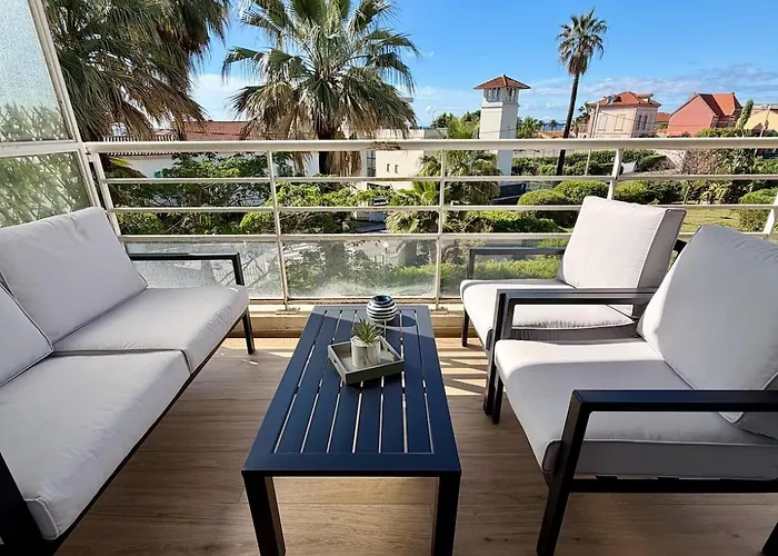 Studio 5 min à pied de la plage, Parking et climatisation - Golfe Juan