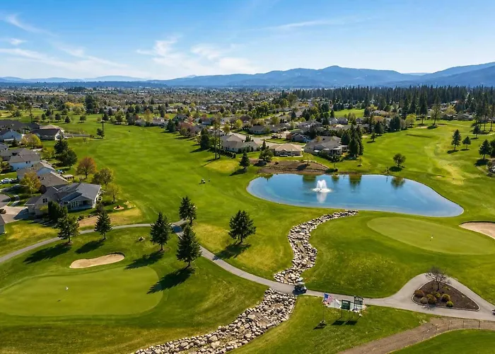 Modern Loft Private Golf Course Retreat