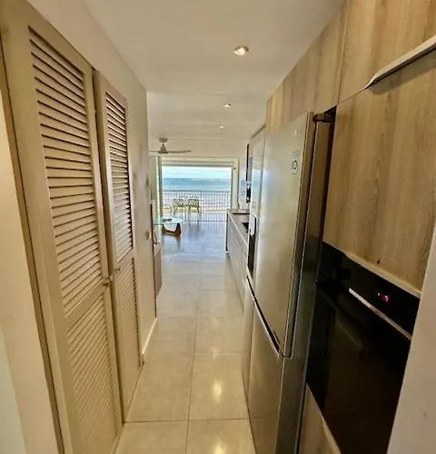 Mont Vernon Studio Hotel, Sea View